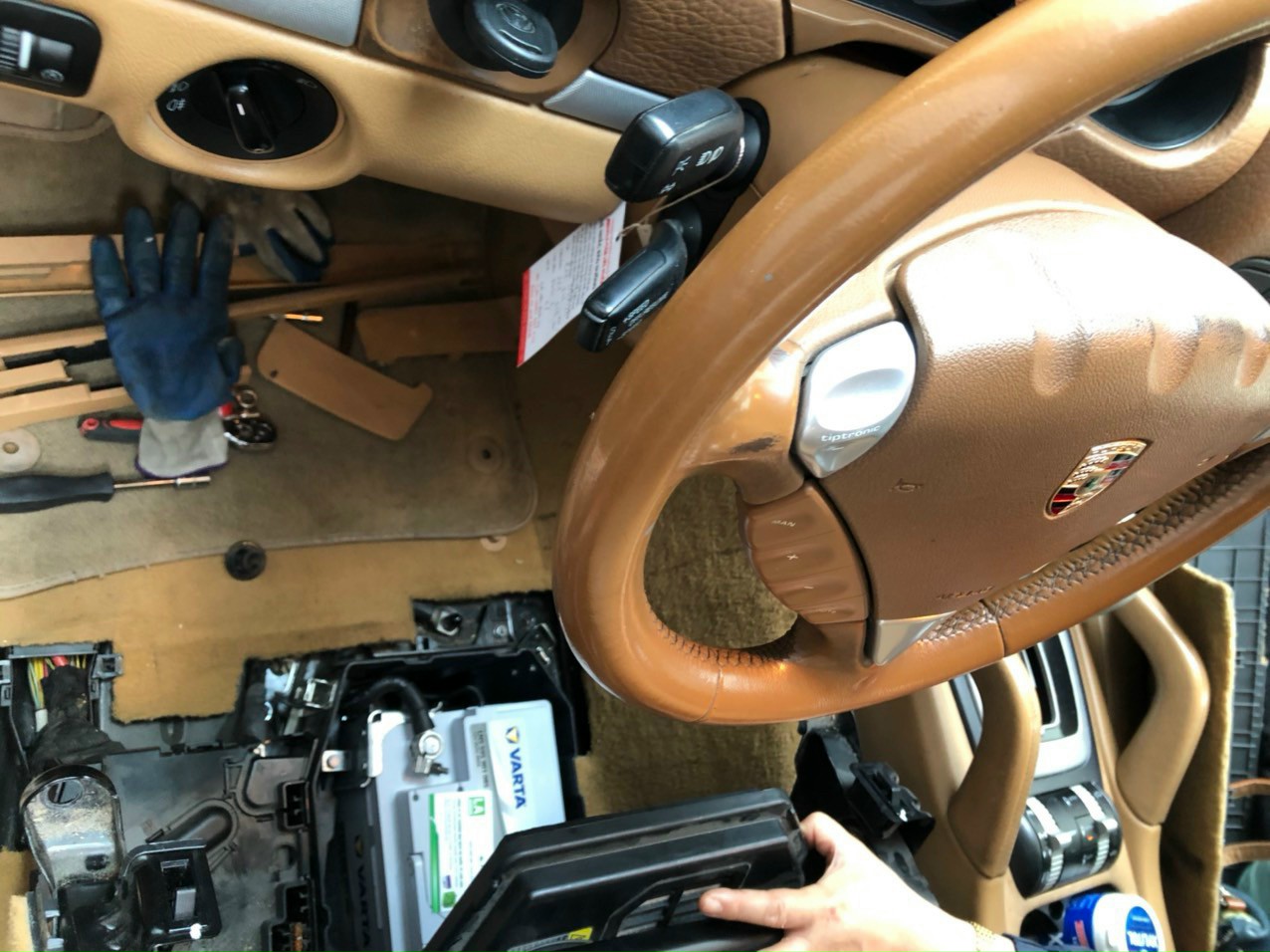 Cứu hộ ắc quy chính hãng cho xe Ferrari