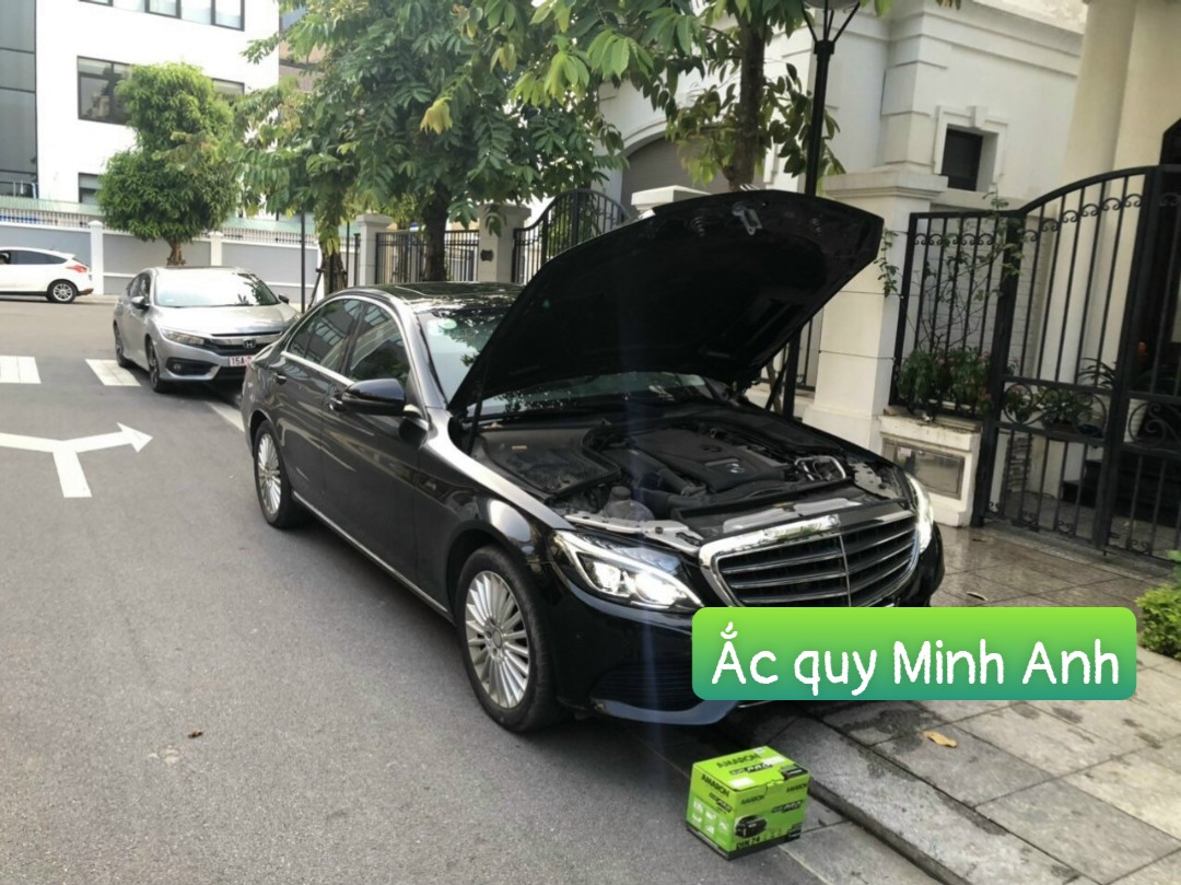 Minh Anh - thay ắc quy AMARON chính hãng cho xe MERCEDES Minh Anh - thay ắc quy AMARON chính hãng cho xe MERCEDES