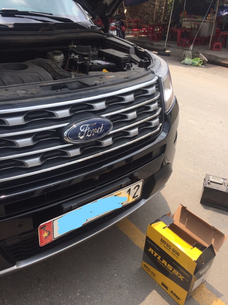 Ắc quy Atlas chính hãng cứu hộ cho xe Ford Ắc quy Atlas chính hãng cứu hộ cho xe Ford