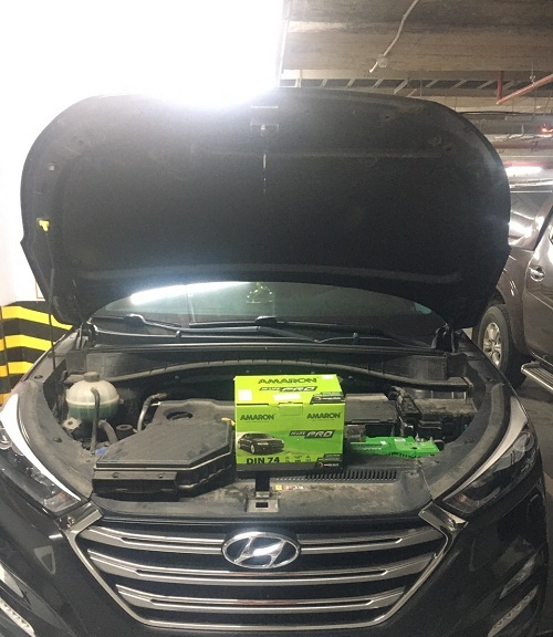 Thay ắc quy Amaron cao cấp cho xe Huyndai Santafe máy xăng Thay ắc quy Amaron cao cấp cho xe Huyndai Santafe máy xăng