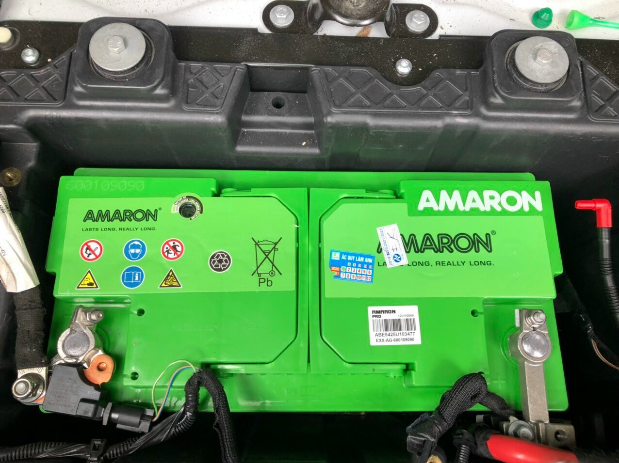 Thay ắc quy Amaron DIN 100 cho Ranger Rover HSE Thay ắc quy Amaron DIN 100 cho Ranger Rover HSE